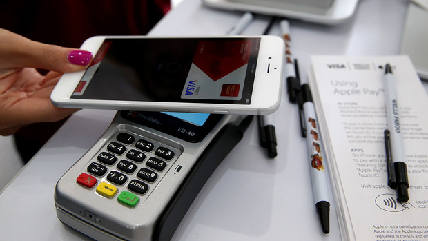 Why Retailers are Warring with Apple Pay   