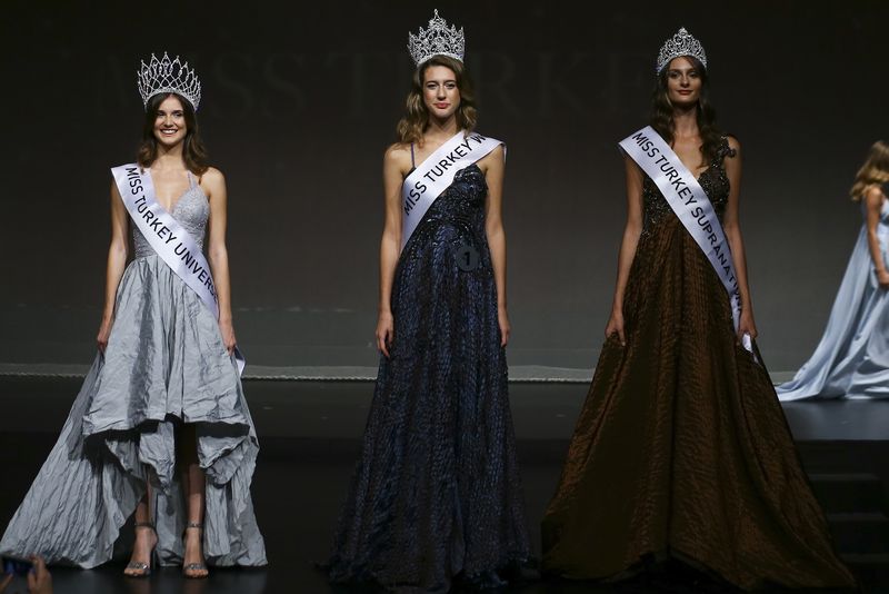 Miss Turkey Loses Tiara Over Tweet