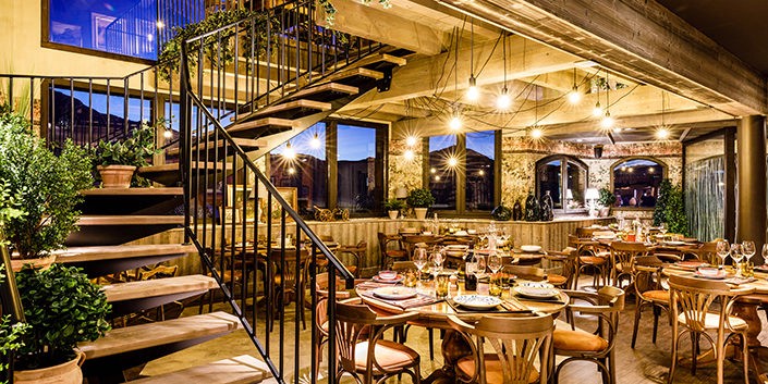 How can PR be used to help restaurants?